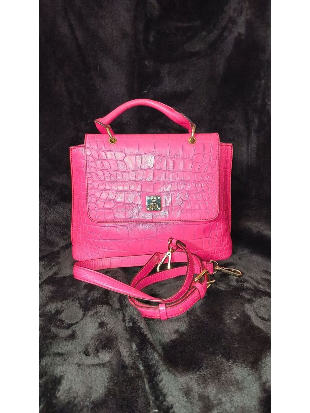 L39. MCM First Lady Handle embossed Crock Pink bag